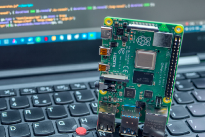 657c68043285de9694aab324_RaspBerryPi